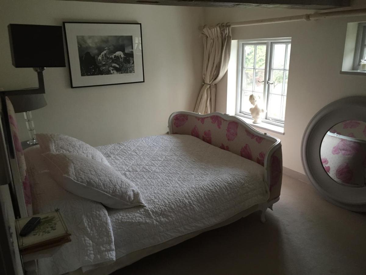 Castle Mill Bed And Breakfast Dorking Esterno foto